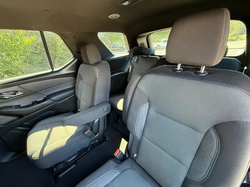 Used 2022 Chevrolet Traverse LT AWD/4WD image 34