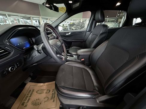 Used 2025 Ford Escape ST-Line Select AWD/4WD image 28