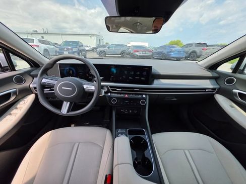 Certified 2025 Hyundai Sonata SEL AWD/4WD image 14
