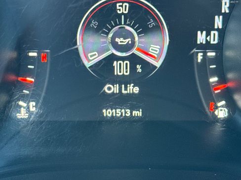 Used 2016 Dodge Challenger SXT image 27