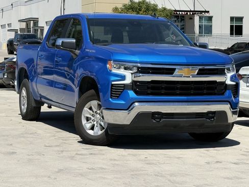 Used 2025 Chevrolet Silverado 1500 LT AWD/4WD image 2