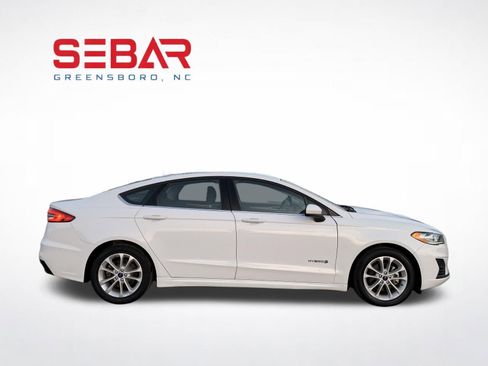 Used 2019 Ford Fusion SE FWD image 5