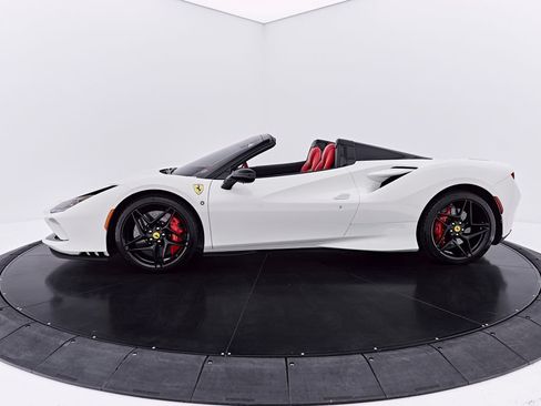 Used 2022 Ferrari F8 Tributo RWD image 16