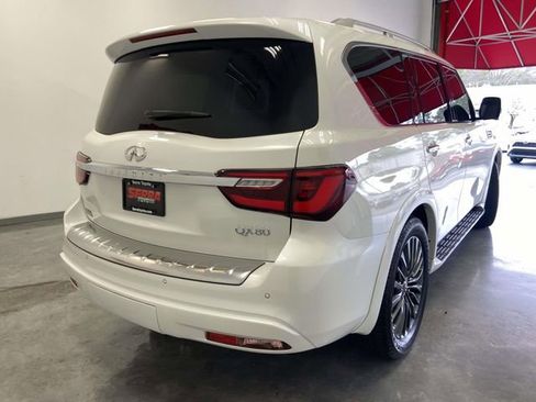 Used 2024 INFINITI QX80 Sensory w/ All-Season Package image 3