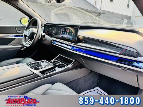 Used 2025 BMW 740i xDrive w/ Premium Package AWD/4WD image 43