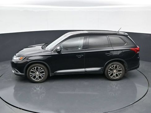 Used 2016 Mitsubishi Outlander AWD image 32