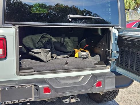 Used 2024 Jeep Wrangler Willys image 7