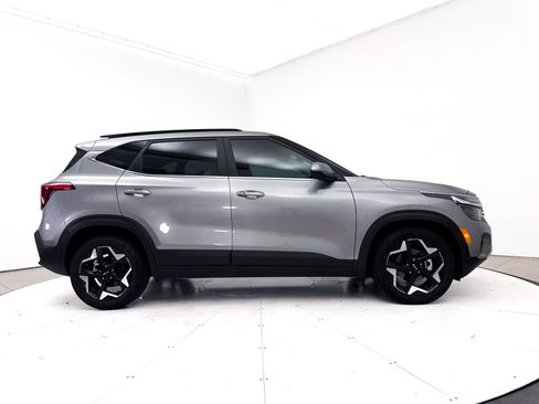 Certified 2024 Kia Seltos EX FWD image 38