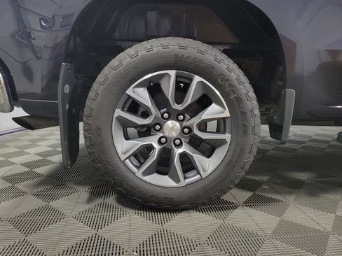 Used 2023 Chevrolet Silverado 1500 LT AWD/4WD image 11