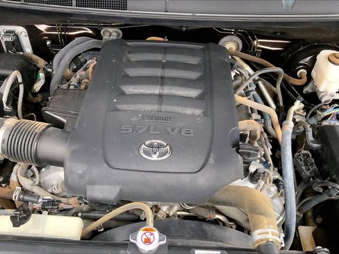 Used 2019 Toyota Tundra Platinum image 32