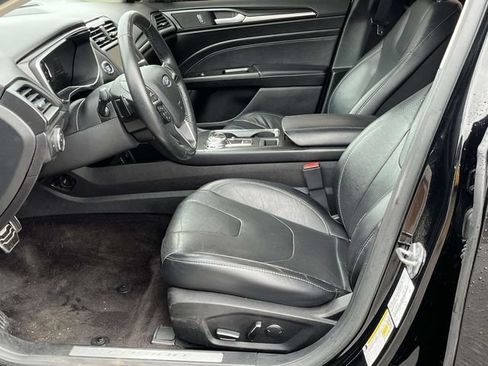 Used 2017 Ford Fusion Titanium FWD image 13