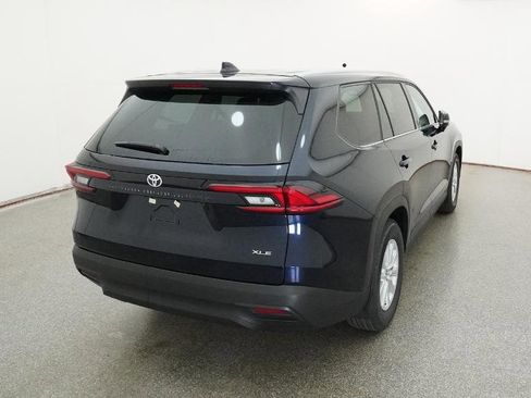 New 2026 Toyota Grand Highlander XLE image 10