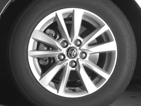 Used 2025 Toyota Camry LE image 12