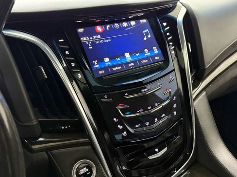 Used 2019 Cadillac Escalade Platinum image 26