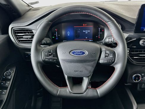 Used 2025 Ford Escape ST-Line Select AWD/4WD image 18