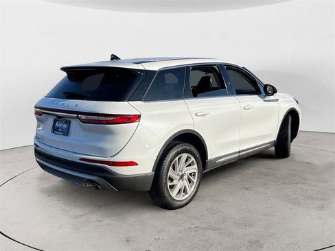 Used 2023 Lincoln Corsair AWD image 3