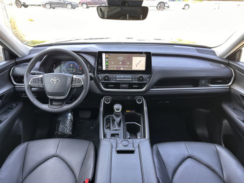 Used 2026 Toyota Grand Highlander AWD Hybrid image 34