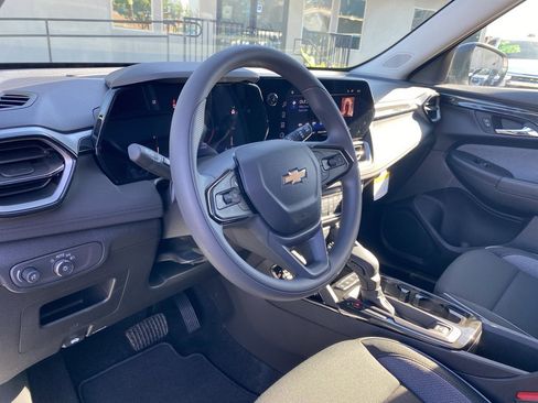 Used 2026 Chevrolet TrailBlazer LS w/ LS Convenience Package image 28
