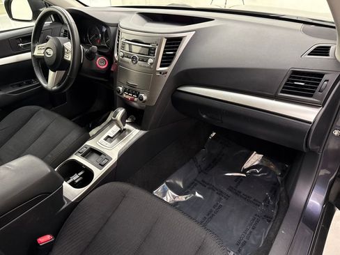 Used 2011 Subaru Outback 2.5i Premium image 23