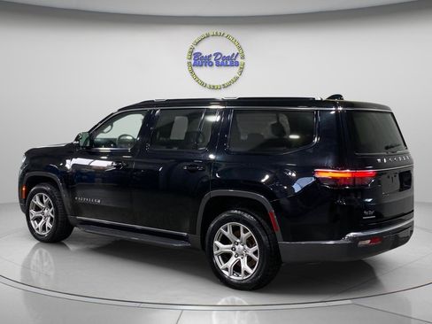 Used 2022 Jeep Wagoneer Series I w/ Premium Group I AWD/4WD image 3