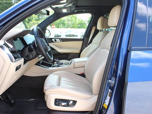 Used 2019 BMW X5 xDrive50i w/ M Sport Package AWD/4WD image 14