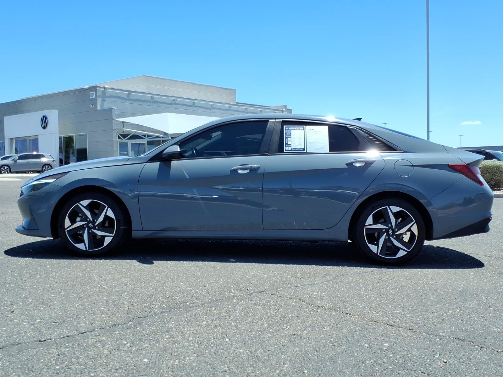 Used 2023 Hyundai Elantra SEL w/ Convenience Package FWD image 4