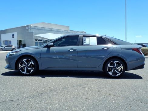 Used 2023 Hyundai Elantra SEL w/ Convenience Package FWD image 4