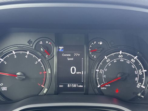 Used 2021 Toyota 4Runner SR5 Premium image 11