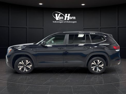 Used 2024 Volkswagen Atlas SE AWD/4WD image 4