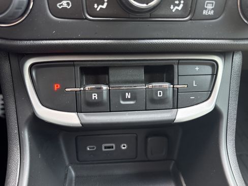 Used 2023 GMC Terrain SLE w/ Driver Convenience Package FWD image 26