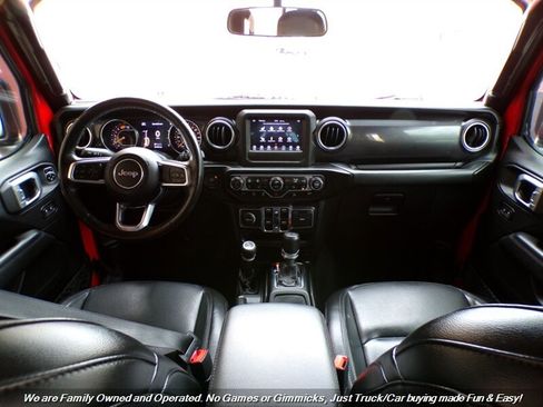 Used 2020 Jeep Wrangler Unlimited Sahara image 31