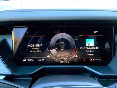 Used 2024 GMC Acadia AT4 image 20