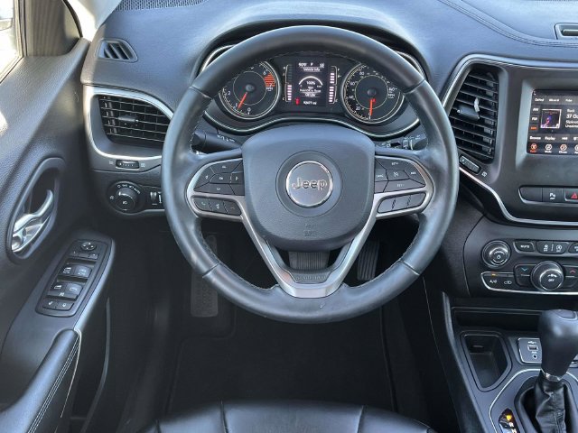 Used 2019 Jeep Cherokee Latitude Plus FWD image 17