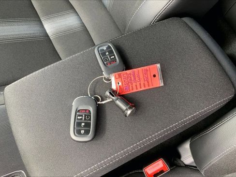 Used 2025 Honda Civic Sport image 14