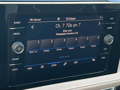 Used 2025 Volkswagen Taos SE w/ Panoramic Sunroof Package image 15