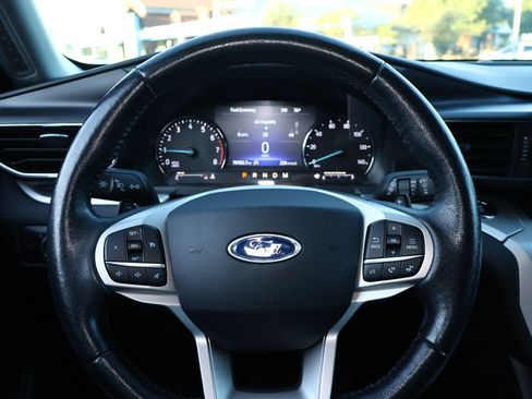 Used 2021 Ford Explorer XLT w/ Equipment Group 202A AWD/4WD image 13