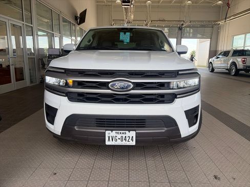 Used 2023 Ford Expedition XLT RWD image 14