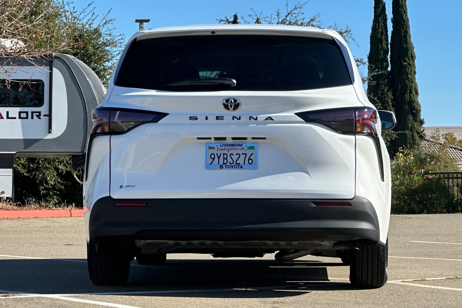 Certified 2026 Toyota Sienna LE FWD image 5