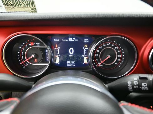 Used 2022 Jeep Wrangler Unlimited Rubicon w/ LED Lighting Group AWD/4WD image 12
