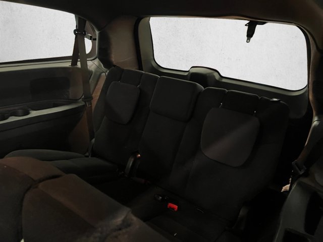 Used 2018 Dodge Grand Caravan SE FWD image 18