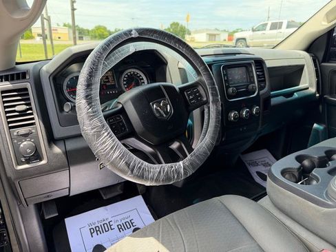 Used 2015 RAM 1500 Express RWD image 5