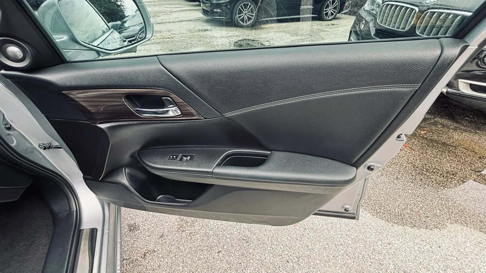 Used 2017 Honda Accord EX-L image 14