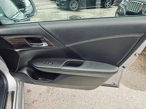 Used 2017 Honda Accord EX-L image 14