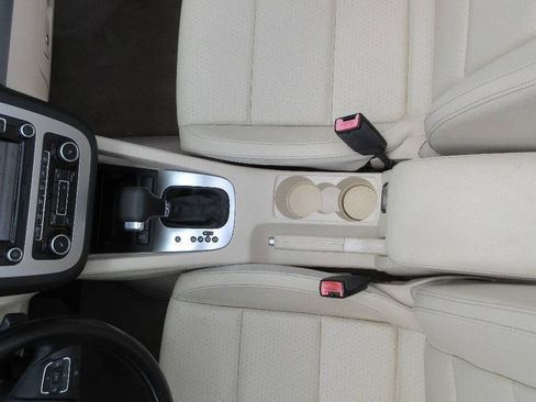 Used 2011 Volkswagen Eos Komfort FWD image 28