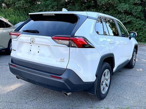 Certified 2022 Toyota RAV4 LE AWD/4WD image 6