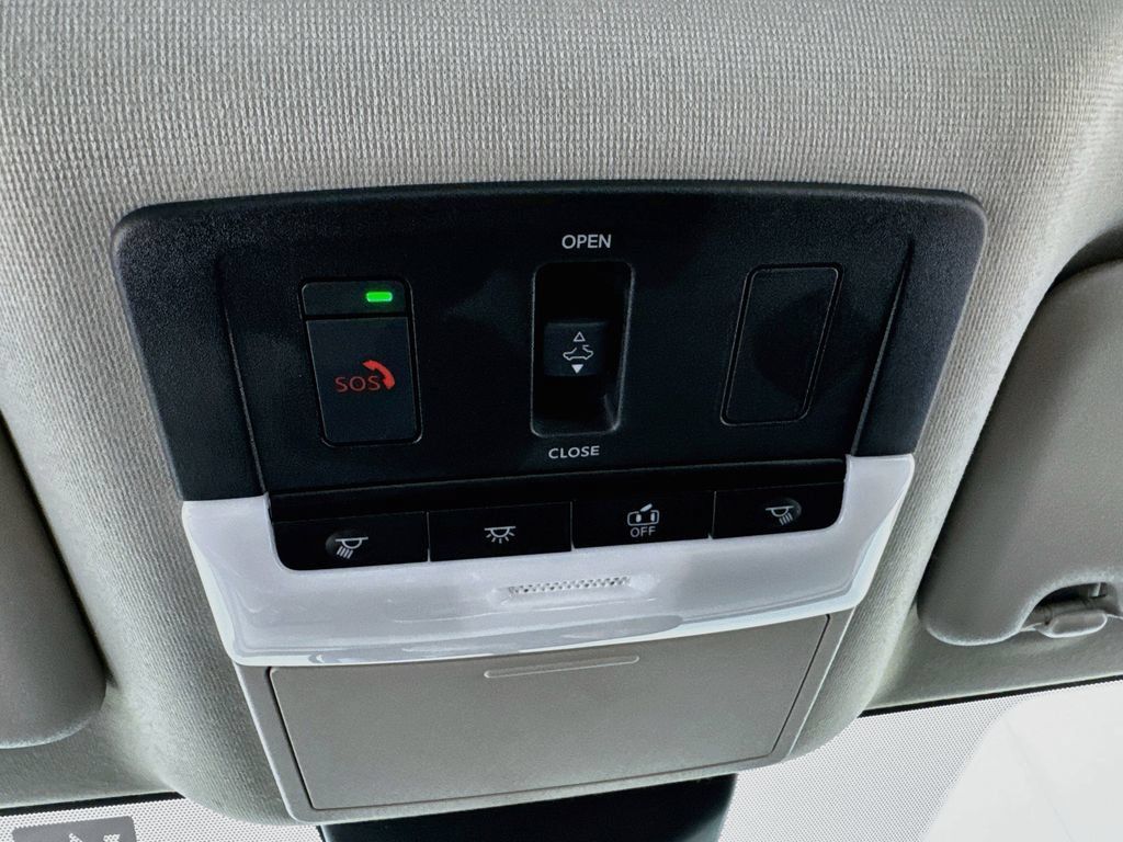 Used 2024 Nissan Sentra SR w/ SR Premium Package FWD image 14