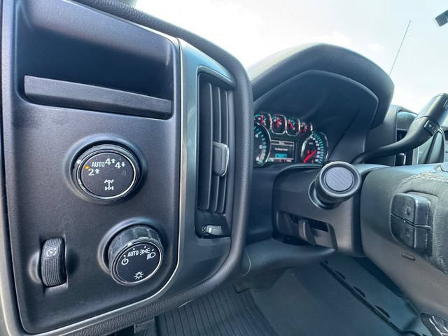 Used 2018 Chevrolet Silverado 1500 LT AWD/4WD image 6