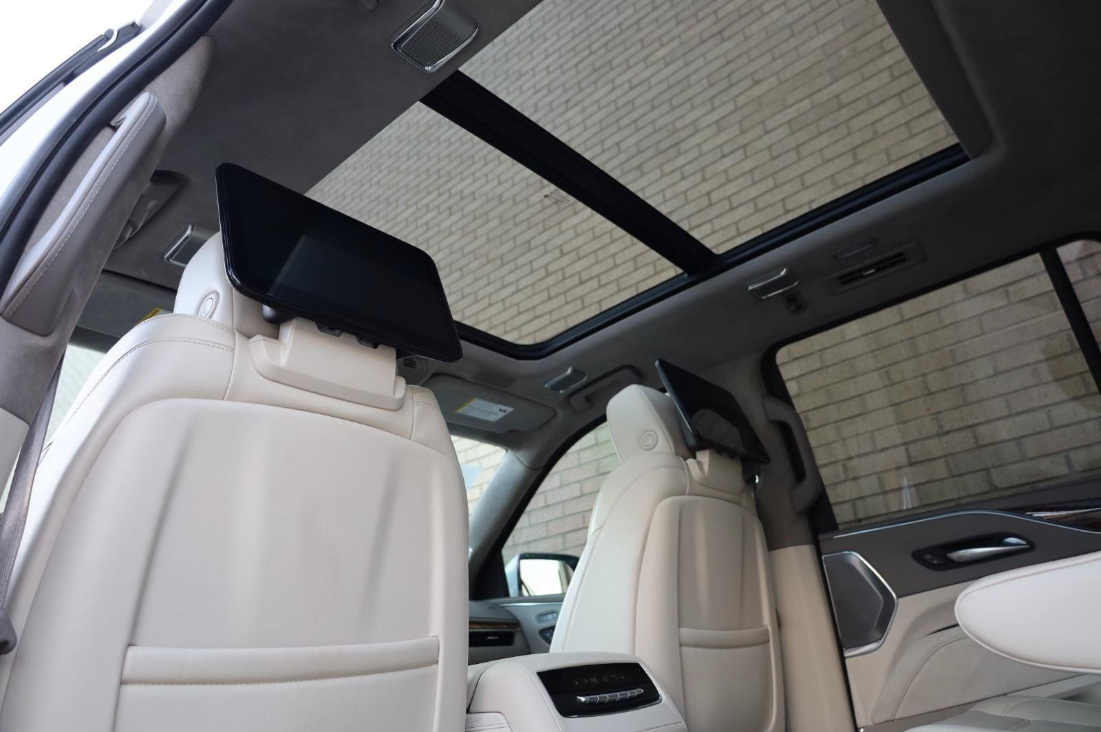 Used 2021 Cadillac Escalade Premium Luxury Platinum w/ LPO, Floor Liner Package AWD/4WD image 28