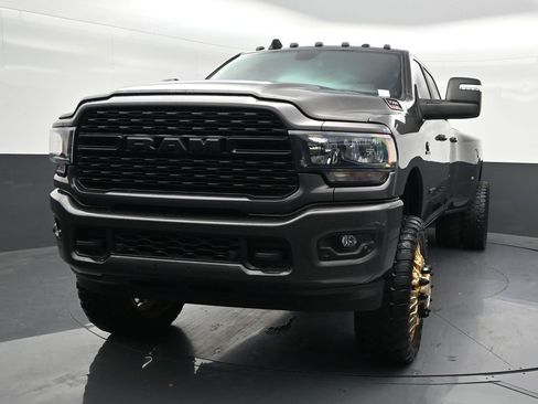 Used 2024 RAM 3500 Big Horn w/ Night Edition AWD/4WD image 9