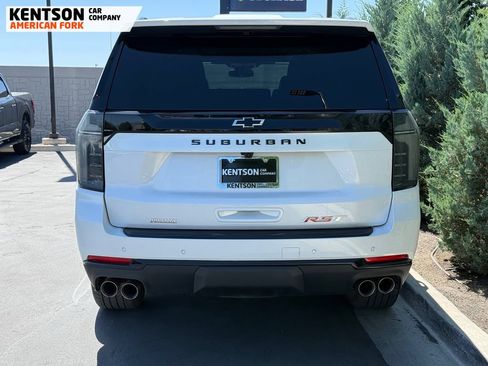 Used 2025 Chevrolet Suburban RST w/ RST Capability Package AWD/4WD image 6